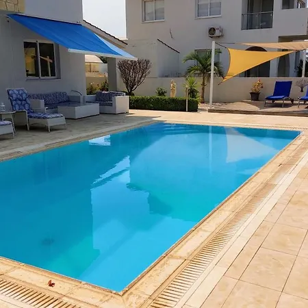 Holiday home Verdi: Luxury With Private Pool Peyia