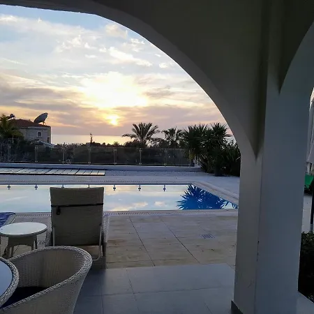 Verdi: Luxury With Private Pool Holiday home *