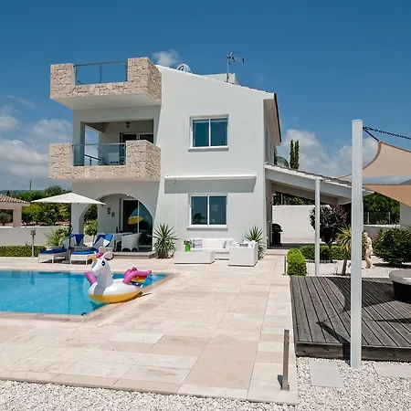 Verdi: Luxury With Private Pool Сasa de vacaciones Peyia