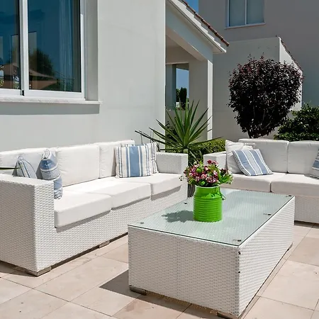 Verdi: Luxury With Private Pool Peyia